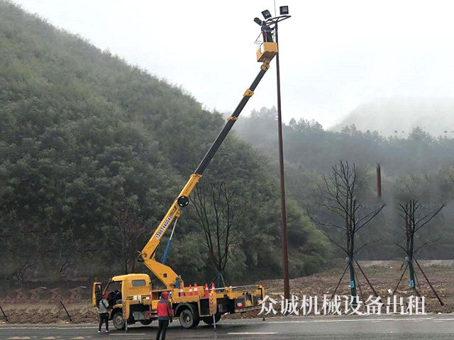 高空作業(yè)車(chē)出租